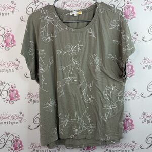 C&C California t-shirt line work white, gray green Olive Floral Short Sleeve Top